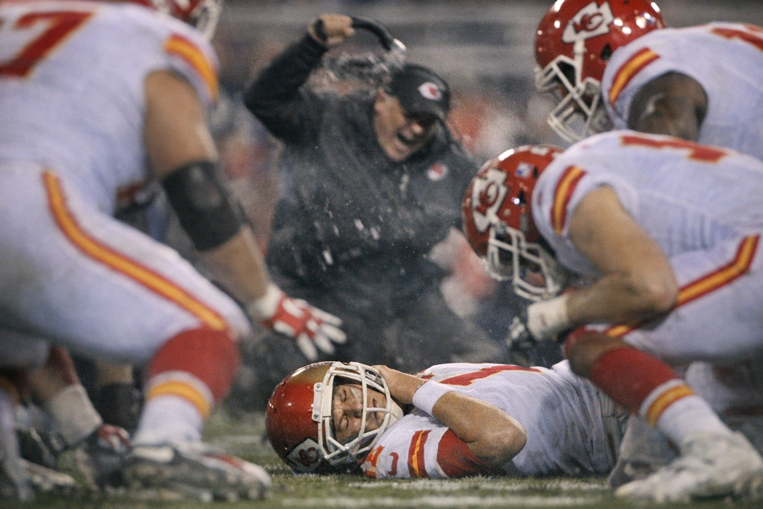 NFL Quarterback's Brain Meltdown Ends in Epic Tie
